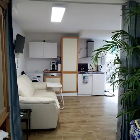 בית אירוח Feapp Souterrain Pennen & Parken