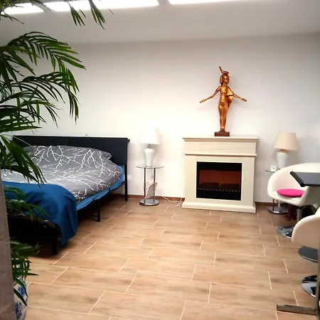 منزل للإقامة Feapp Souterrain Pennen & Parken موندزي