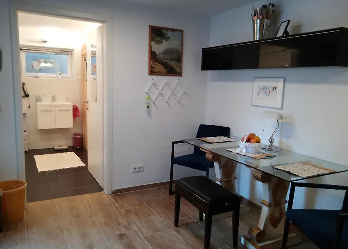 Feapp Souterrain Pennen & Parken Apartmán